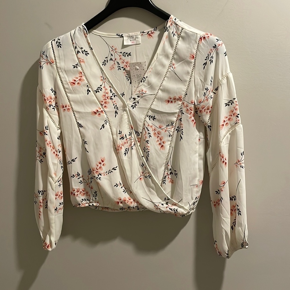 Sienna Sky boho floral wrap crop shirt, women size extra small NWT